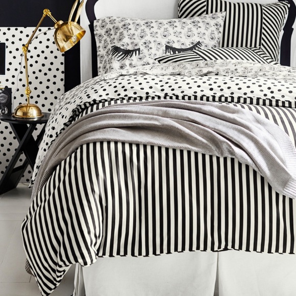Pottery Barn Teen - Polka Dot and Striped Reversible Bedding Set - Picture 2 of 2